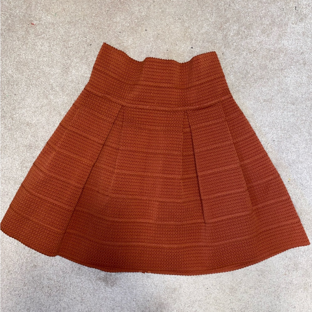 A line pleated skirt